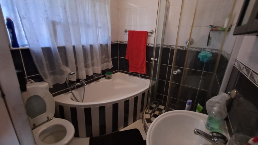 4 Bedroom Property for Sale in Parys Free State